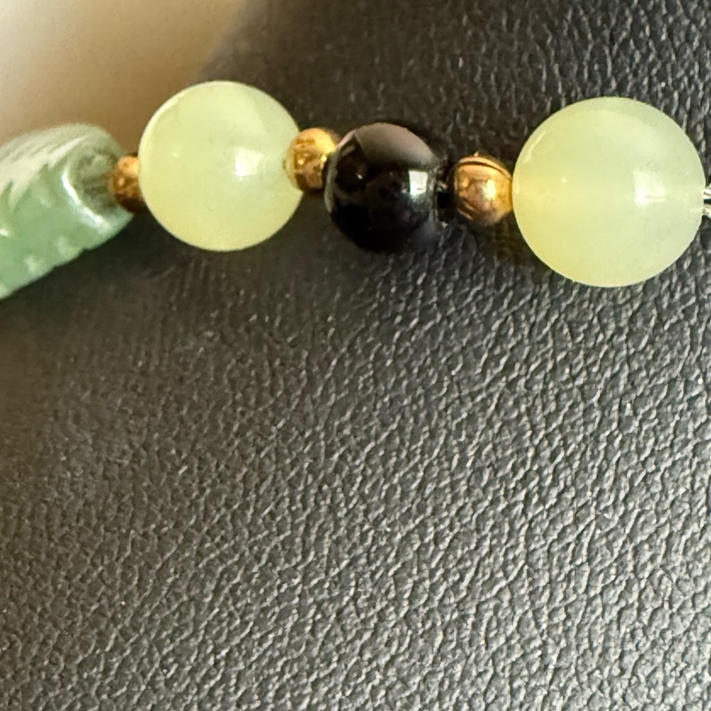 Green Aventurine Carved Leaf Necklace with gemstone Beads - Picture 12 of 16